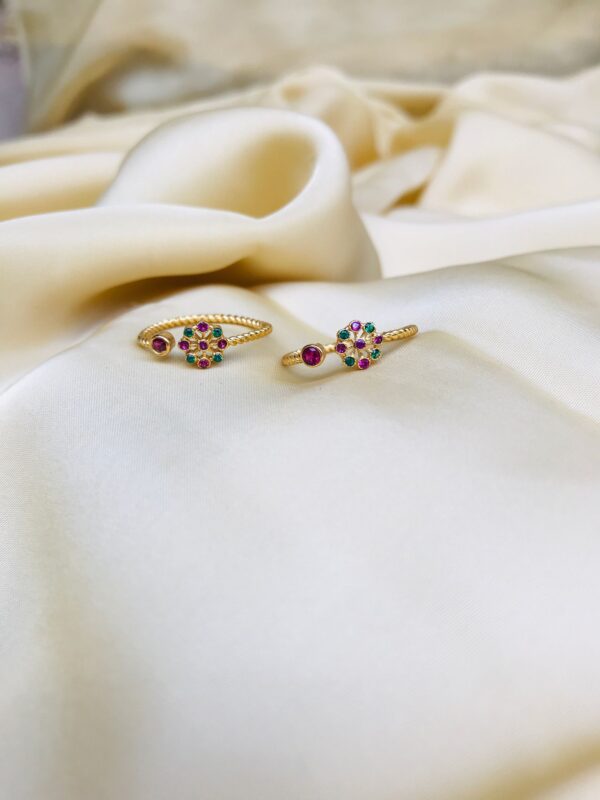 Multicolour American Diamond Flower Toe Rings - Abdesignsjewellery